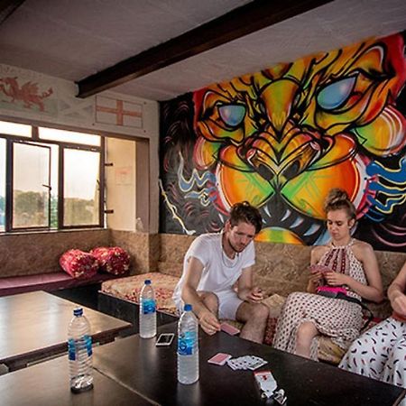 Friends Guest House & Hostelアーグラ エクステリア 写真
