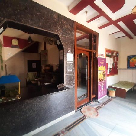 Friends Guest House & Hostelアーグラ エクステリア 写真