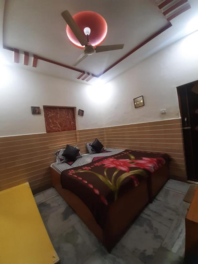 Friends Guest House & Hostelアーグラ エクステリア 写真