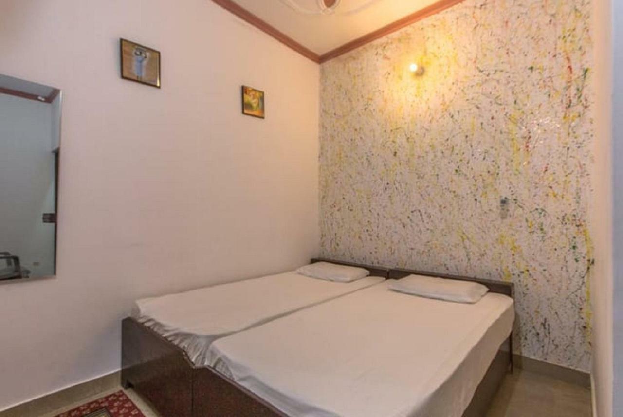Friends Guest House & Hostelアーグラ エクステリア 写真