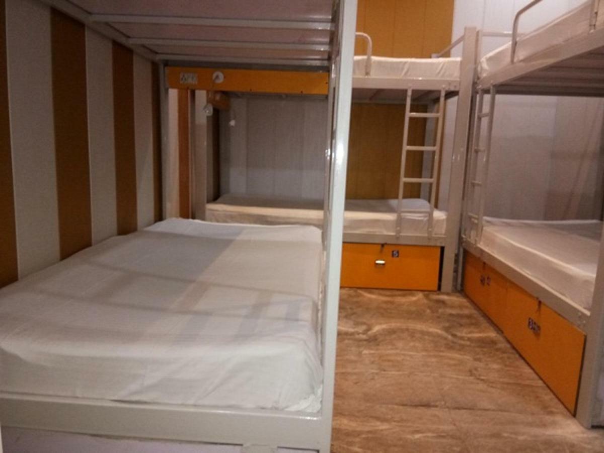 Friends Guest House & Hostelアーグラ エクステリア 写真